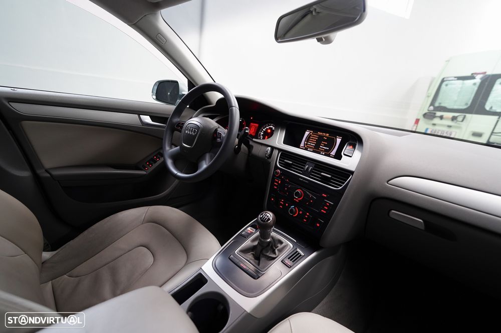 Audi A4 Avant 2.0 TDI Advance - 20