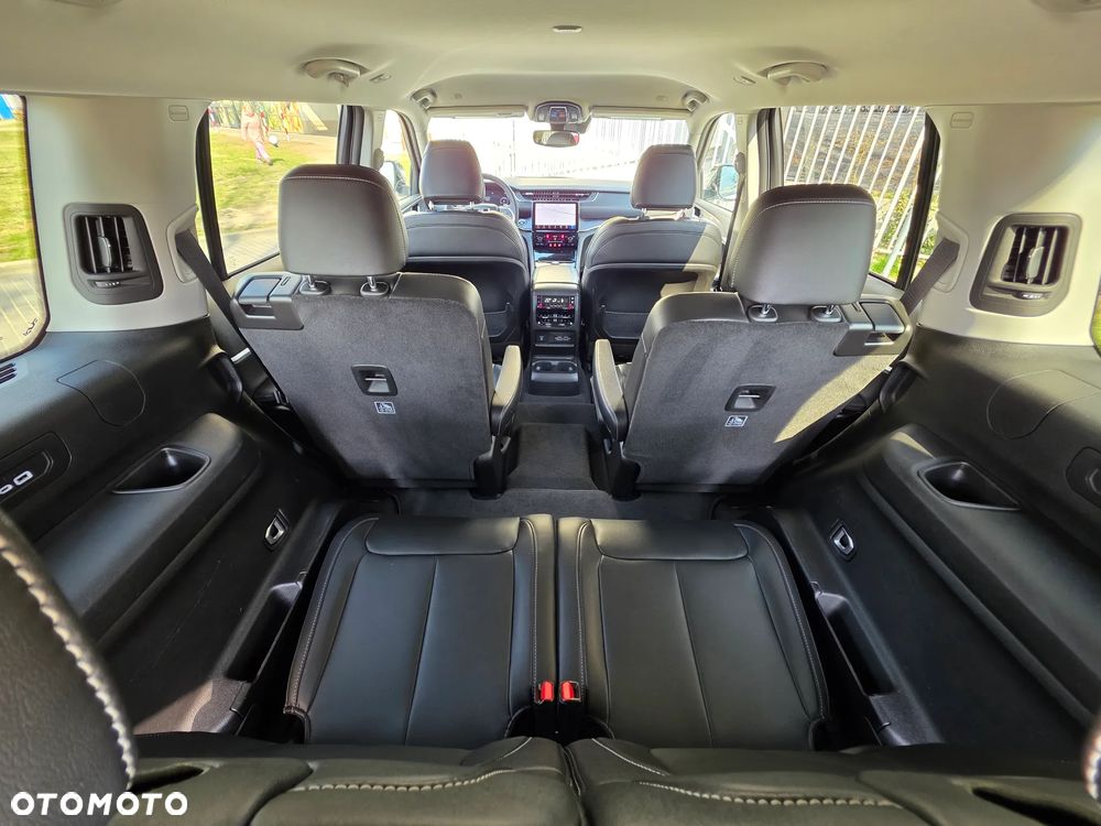 Jeep Grand Cherokee - 27