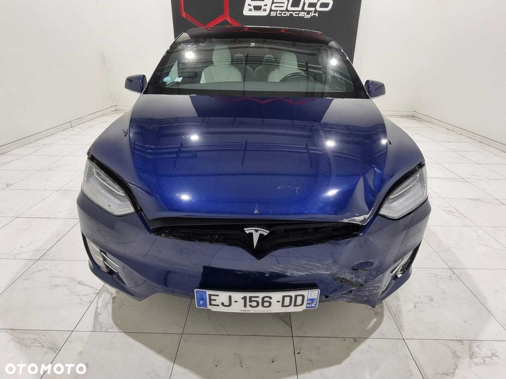 Tesla Model X - 19
