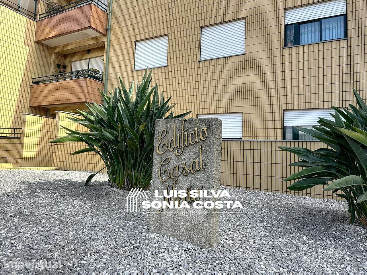 Apartamento T3 Duplex c/ 200m2, Varandas, 2 Garagens e Último... - Grande imagem: 2/47