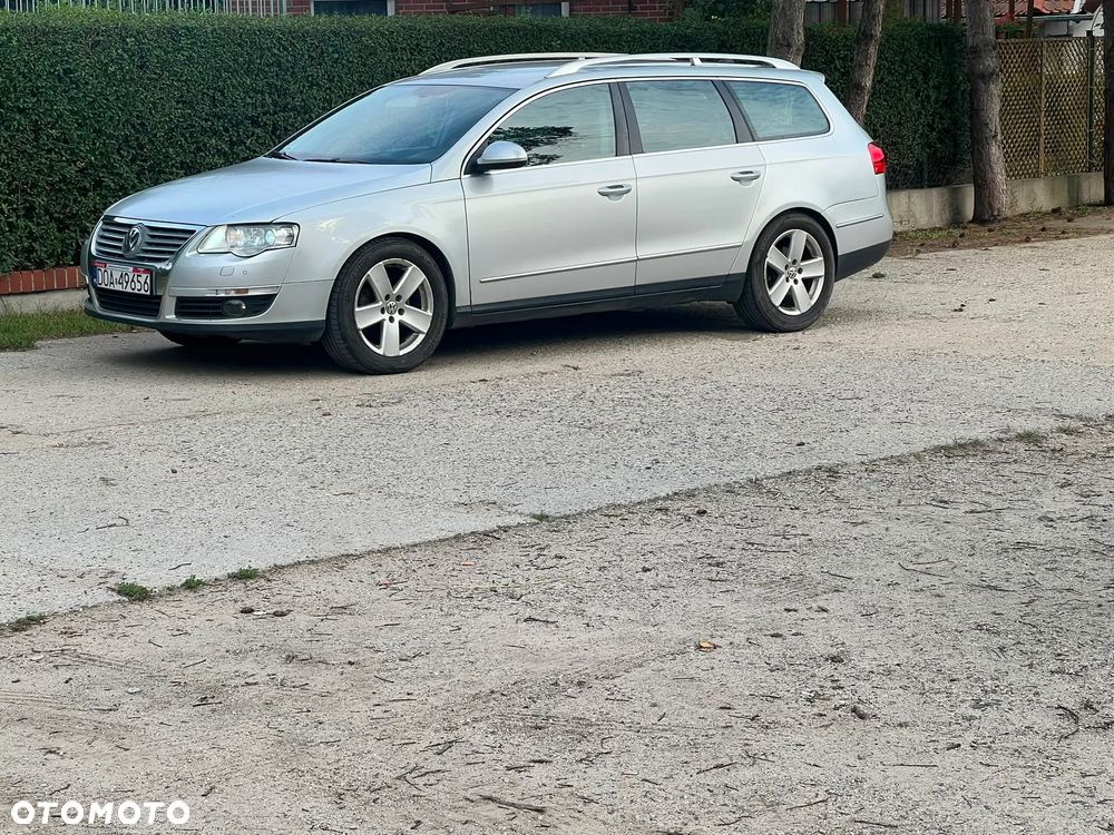 Volkswagen Passat - 1