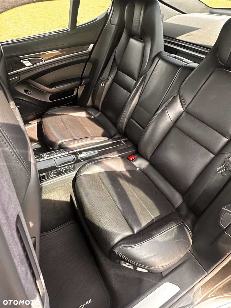 Porsche Panamera 4S - 12