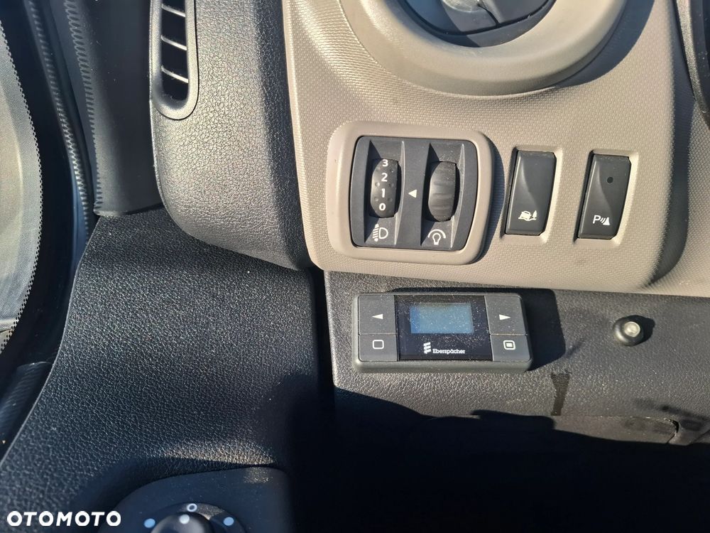 Renault Trafic - 15