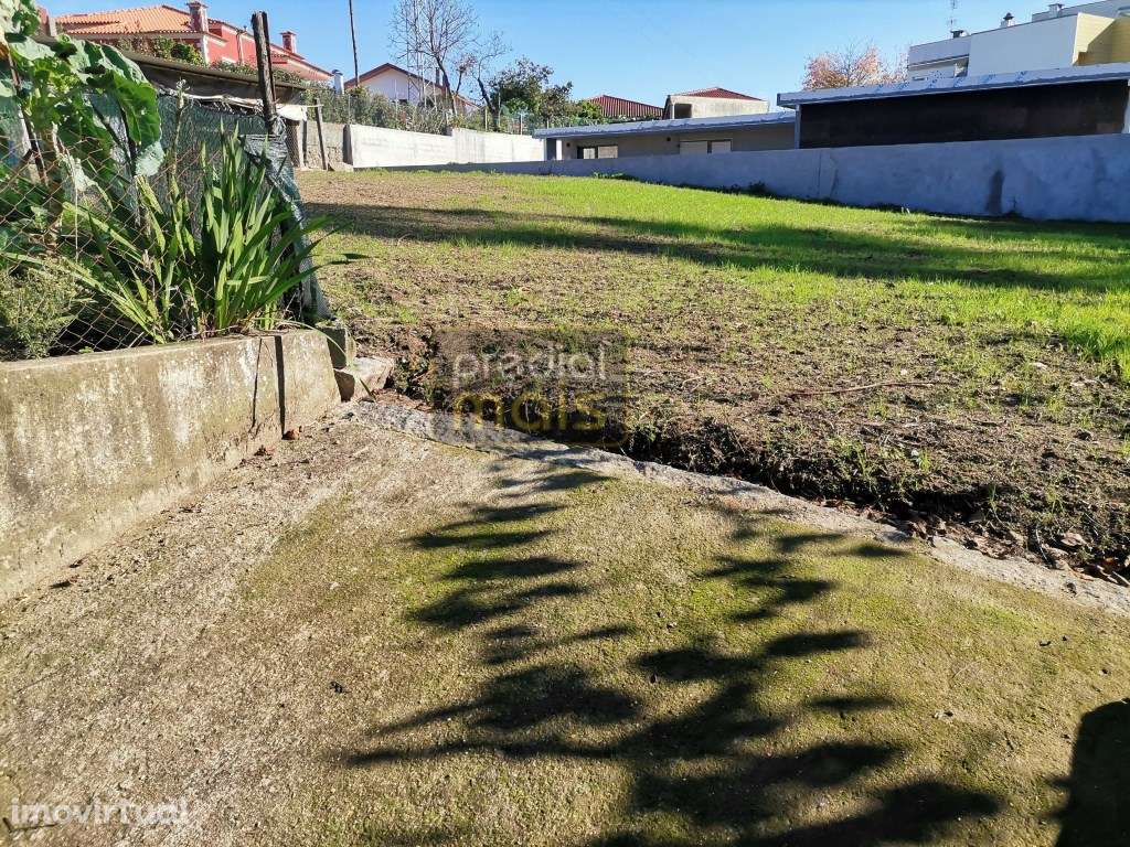 TERRENO PARA CONSTRUÇÃO - Grande imagem: 2/2