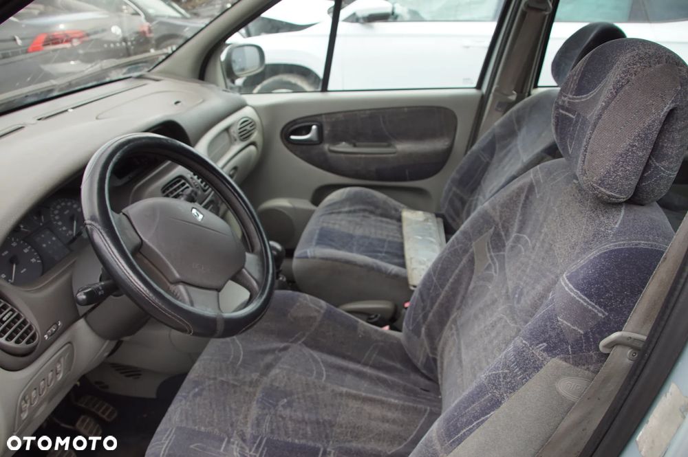 Auto na części - Renault Megane Scenic I Lift 1.9 dCi 102 KM F9Q732 JC5113 2001R Skrzynia Drzwi Szyba Lusterko Maska Zderzak Klapa Błotnik Deska Kokpit - 9