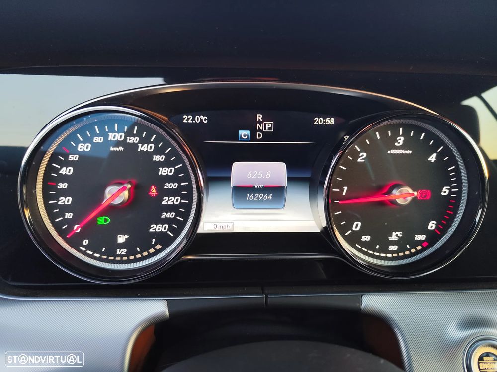 Mercedes-Benz E 220 d Cabrio 9G-Tronic AMG Line - 24