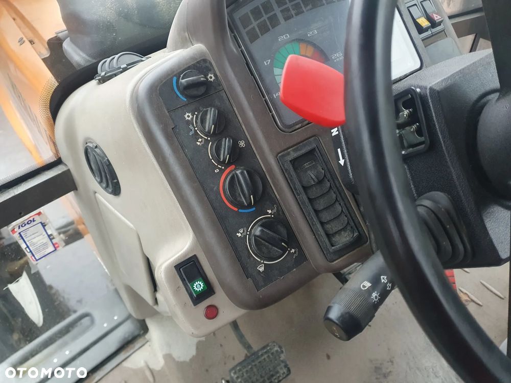 Renault Ares 825 RZ - 14