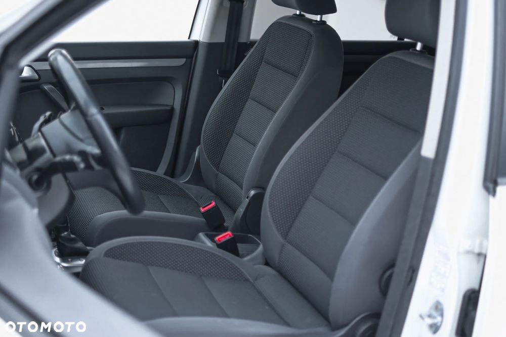 Volkswagen Touran - 9