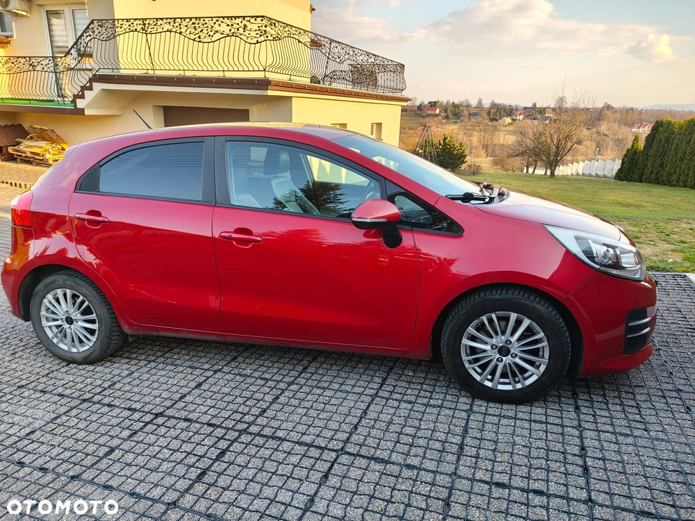 Kia Rio - 4