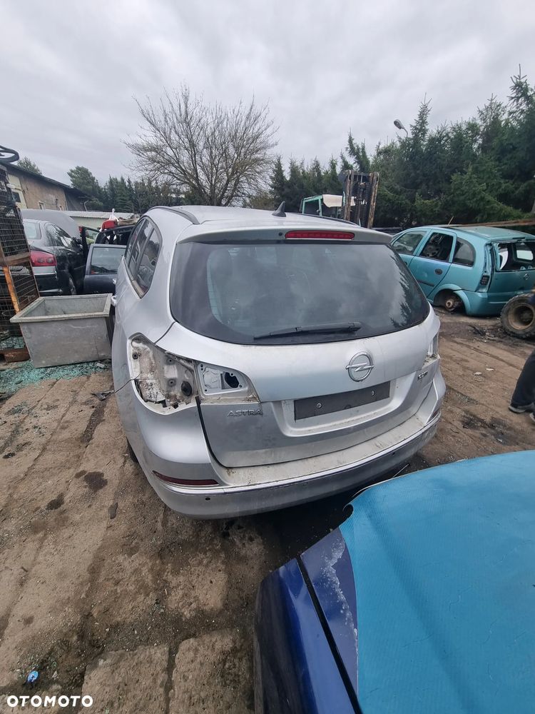 Opel Astra J IV kombi cdti na czesci - 1