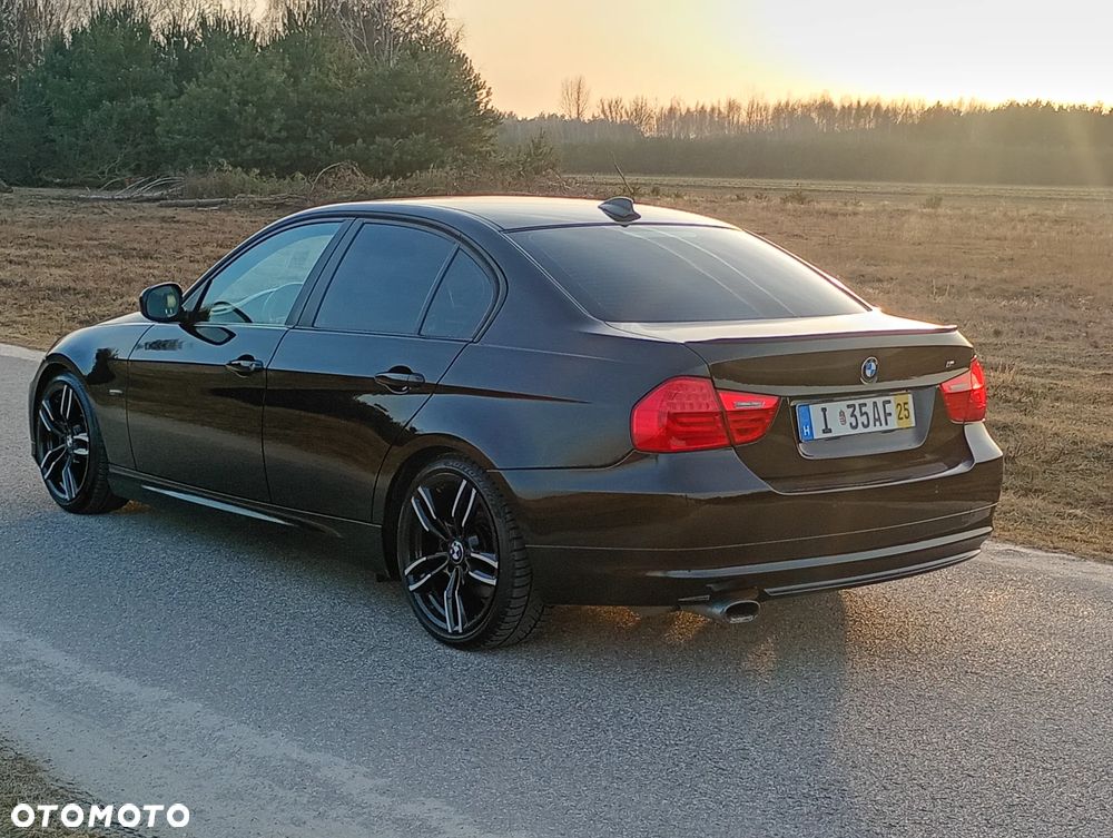 BMW Seria 3 320i Edition Exclusive - 33