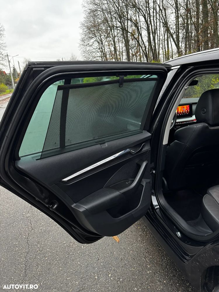 Skoda Octavia Combi 2.0 TDI DSG Exclusive Plus - 17