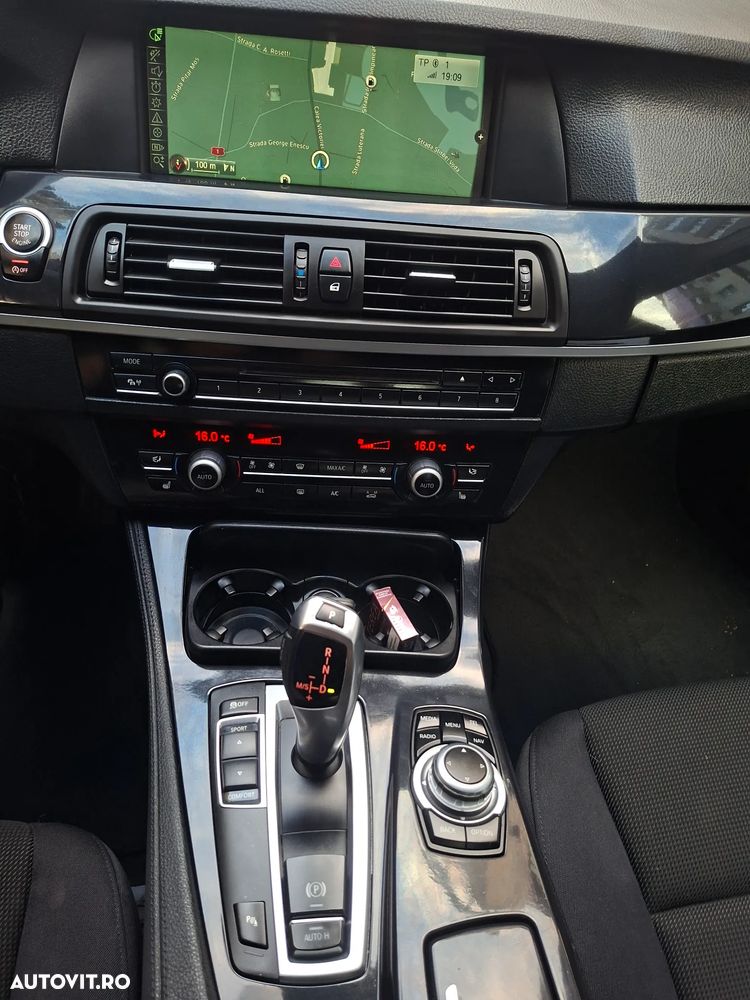 BMW Seria 5 525d Sport-Aut. - 13