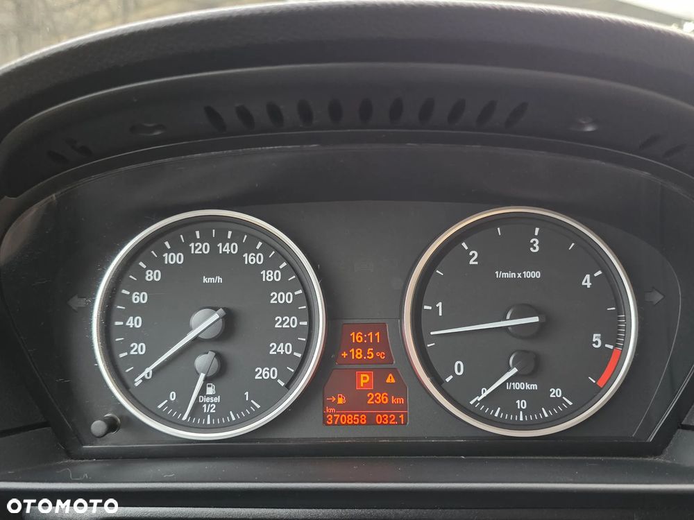 BMW Seria 5 - 36