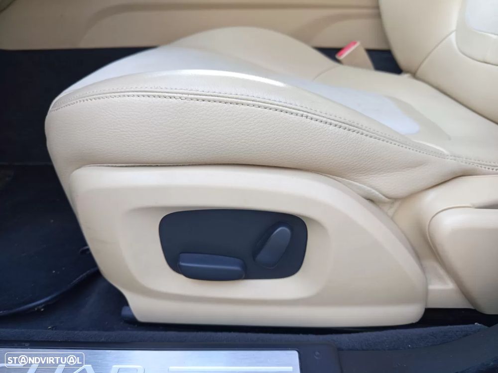 Jaguar XF 2.2 D Premium Luxury - 11