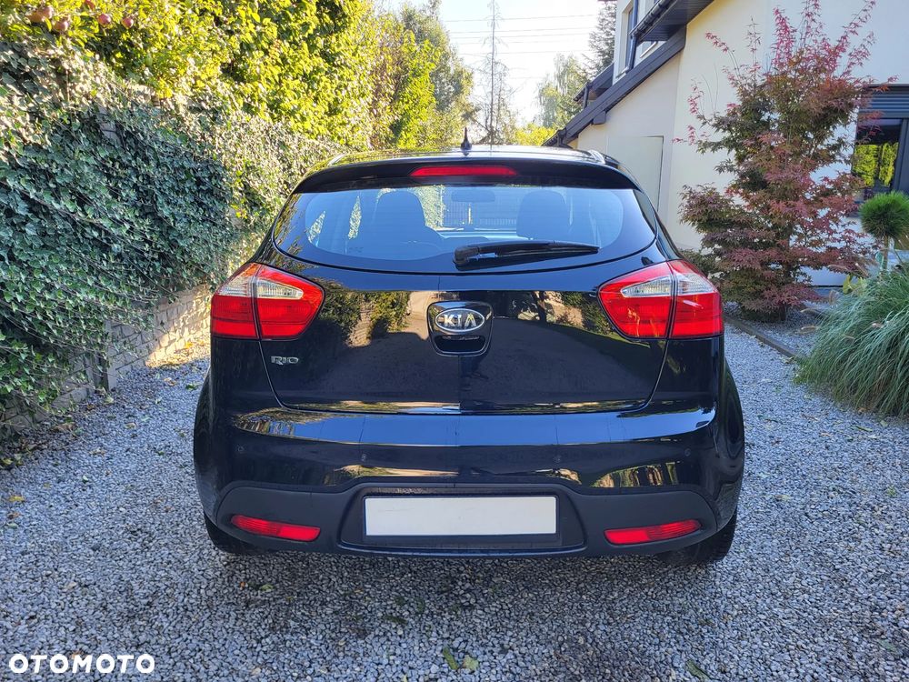 Kia Rio - 5