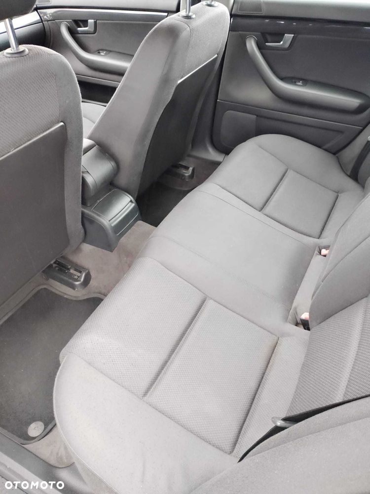 Audi A4 Limousine - 6