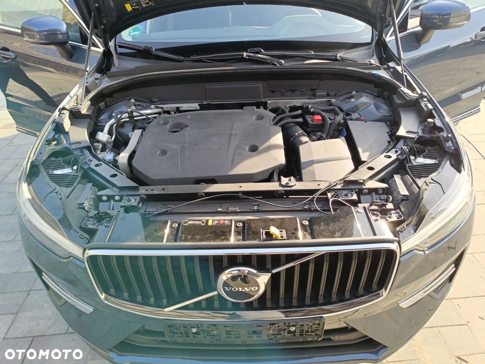 Volvo XC 60 B4 D AWD Geartronic Momentum Pro - 22