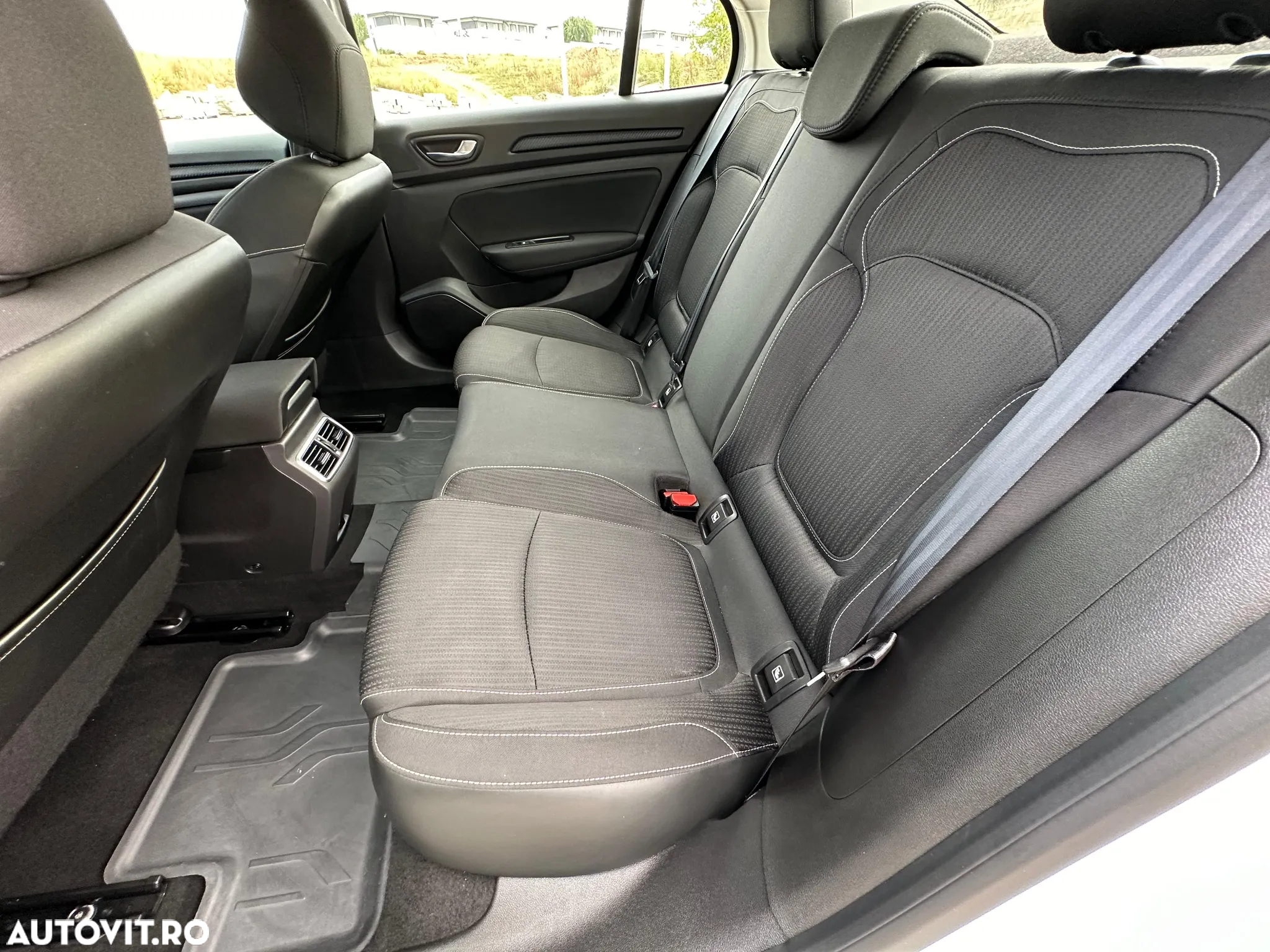 Renault Megane TCe EDC Zen - 16