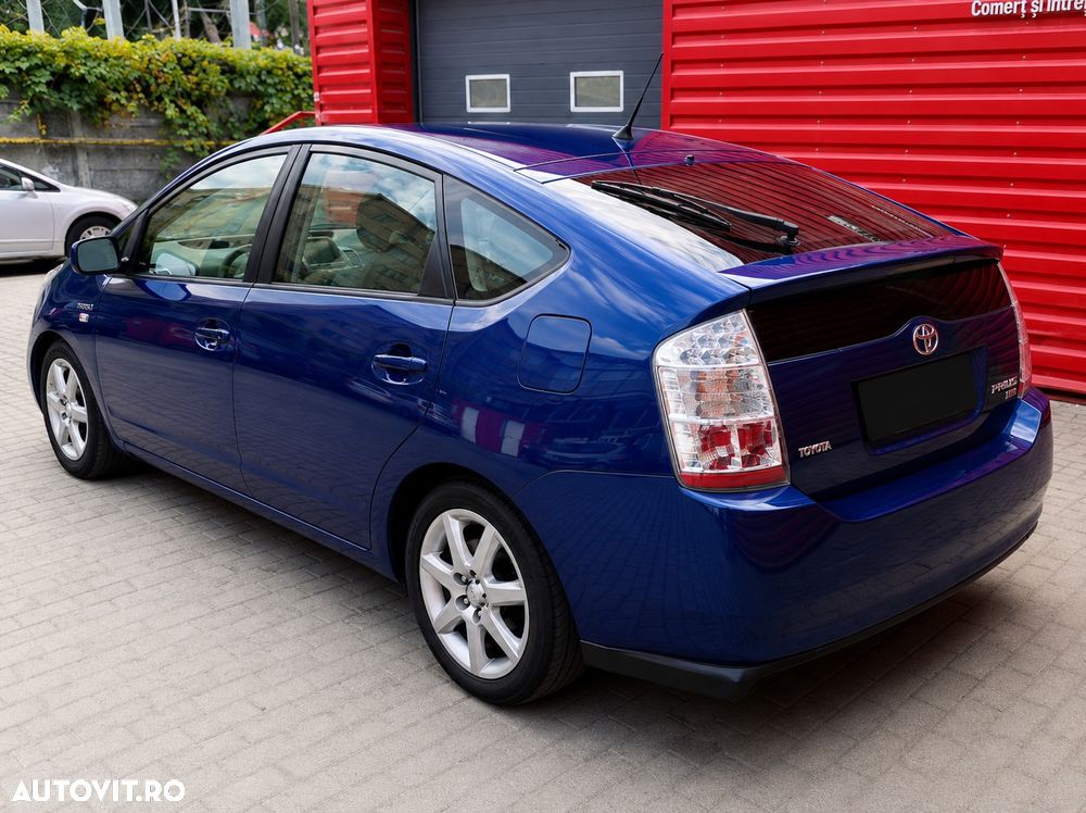 Toyota Prius (Hybrid) Sol - 18