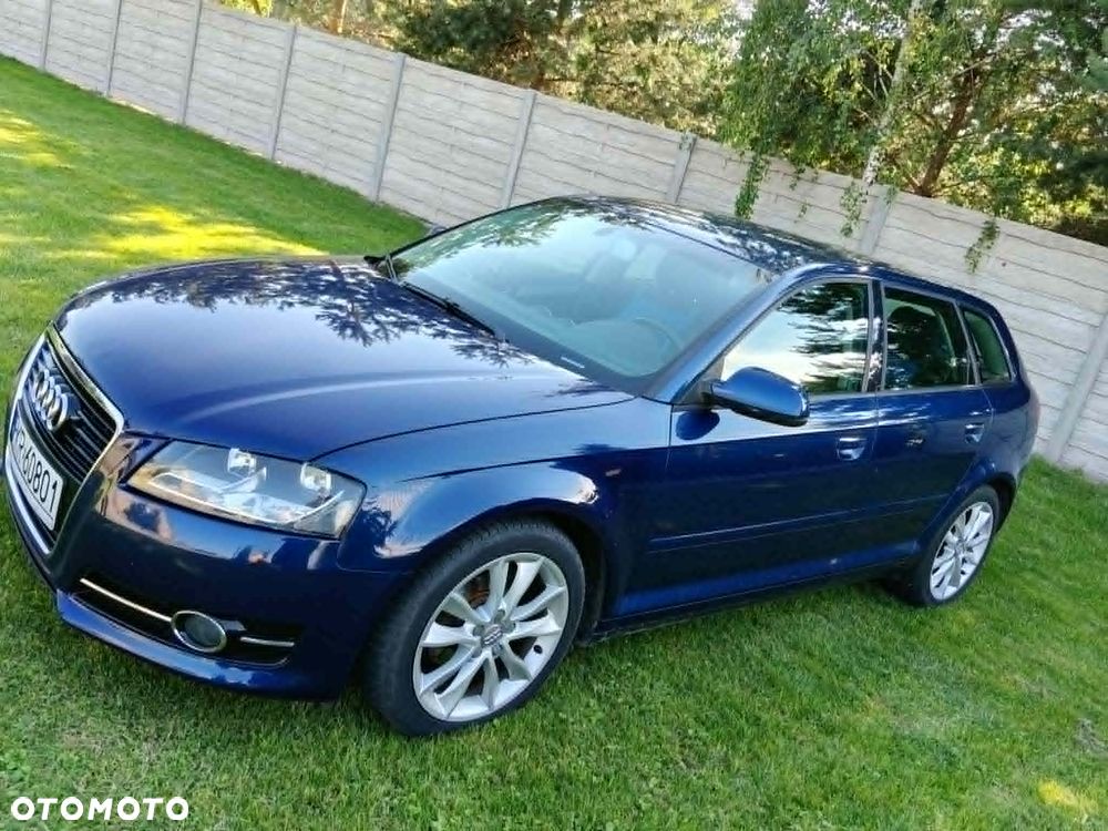 Audi A3 Sportback - 1