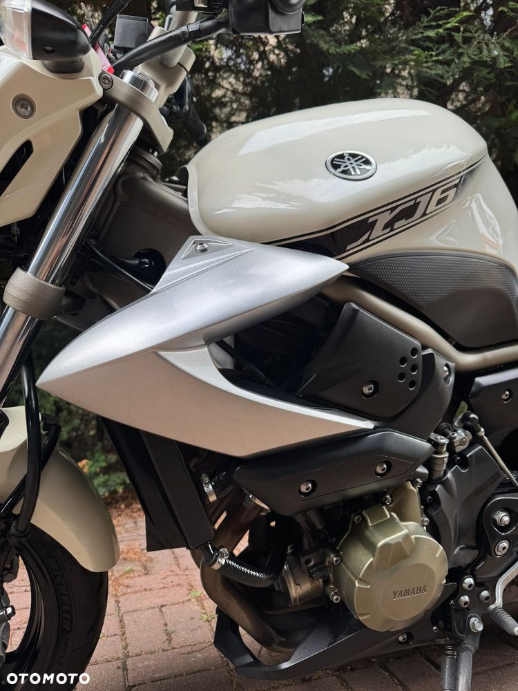 Yamaha XJ - 16