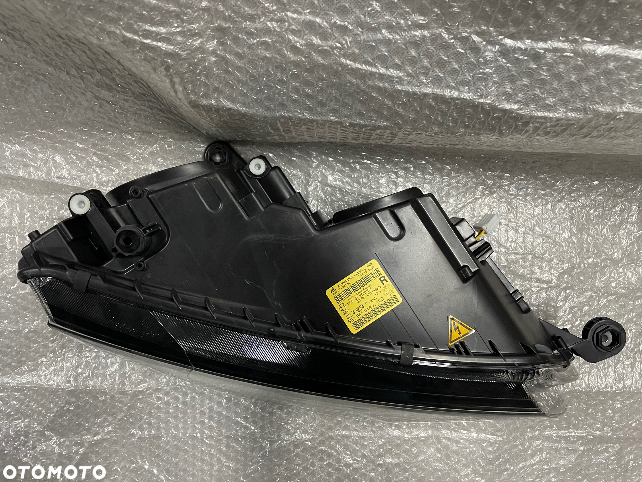 LAMPA PRAWA XENON SKODA OCTAVIA III 5E0 5E1941018A - 9