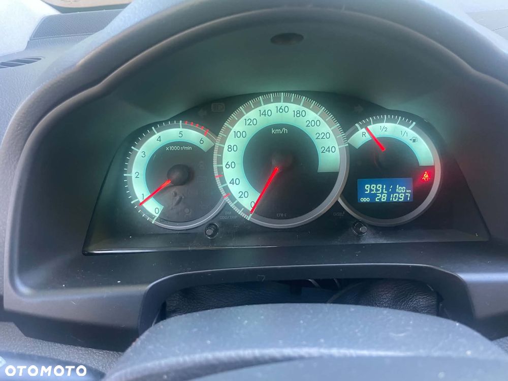 Toyota Corolla - 22