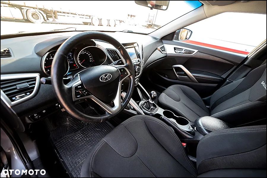 Hyundai Veloster - 14