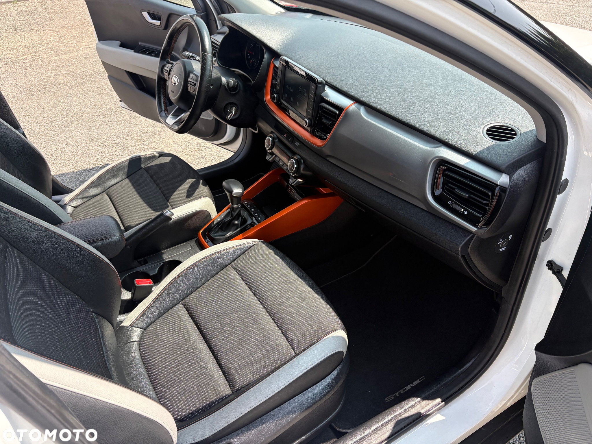 Kia Stonic 1.0 T-GDI DCT OPF Spirit - 24