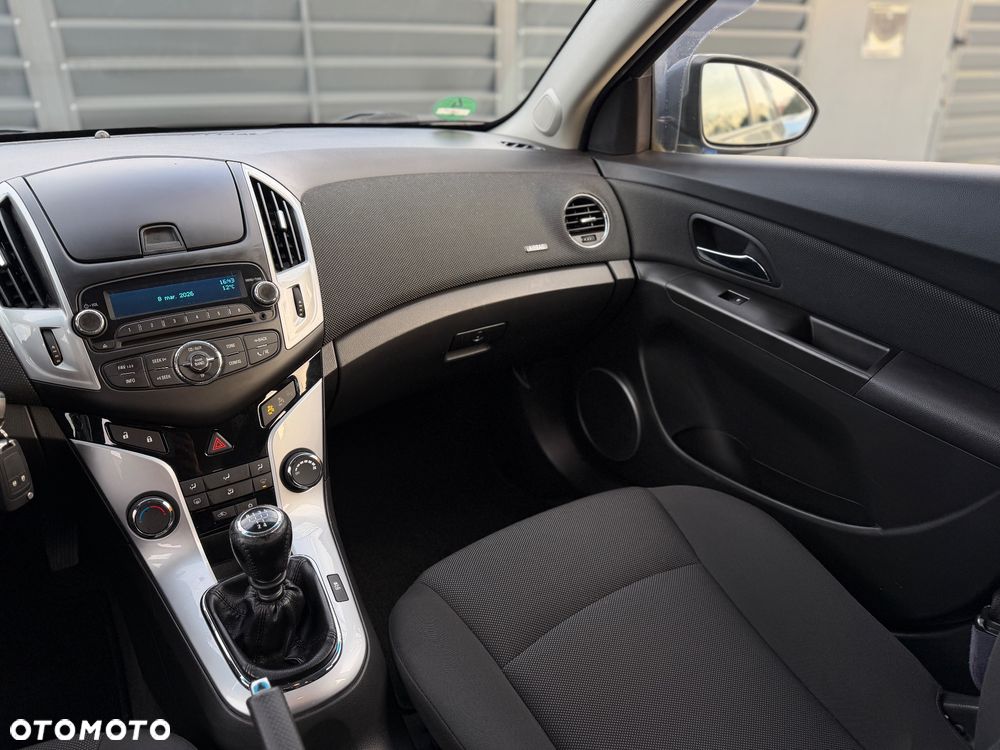 Chevrolet Cruze 1.6 LT+ - 16