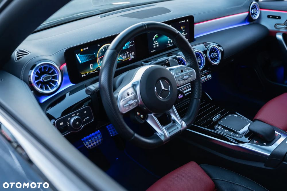 Mercedes-Benz CLA - 25