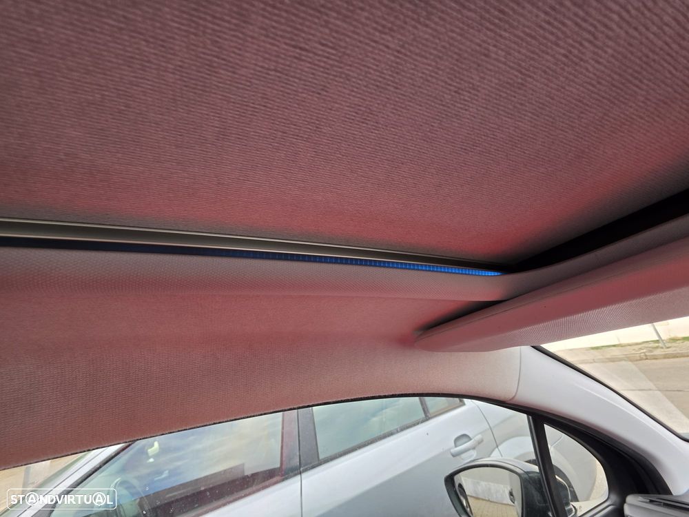 Peugeot 208 1.2 PureTech Allure - 10