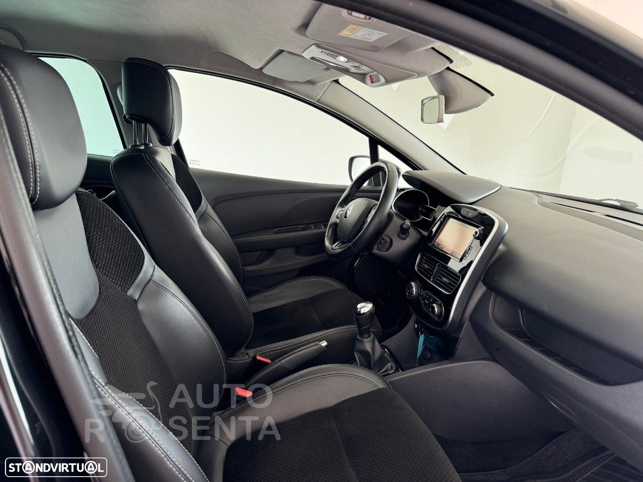Renault Clio - 15