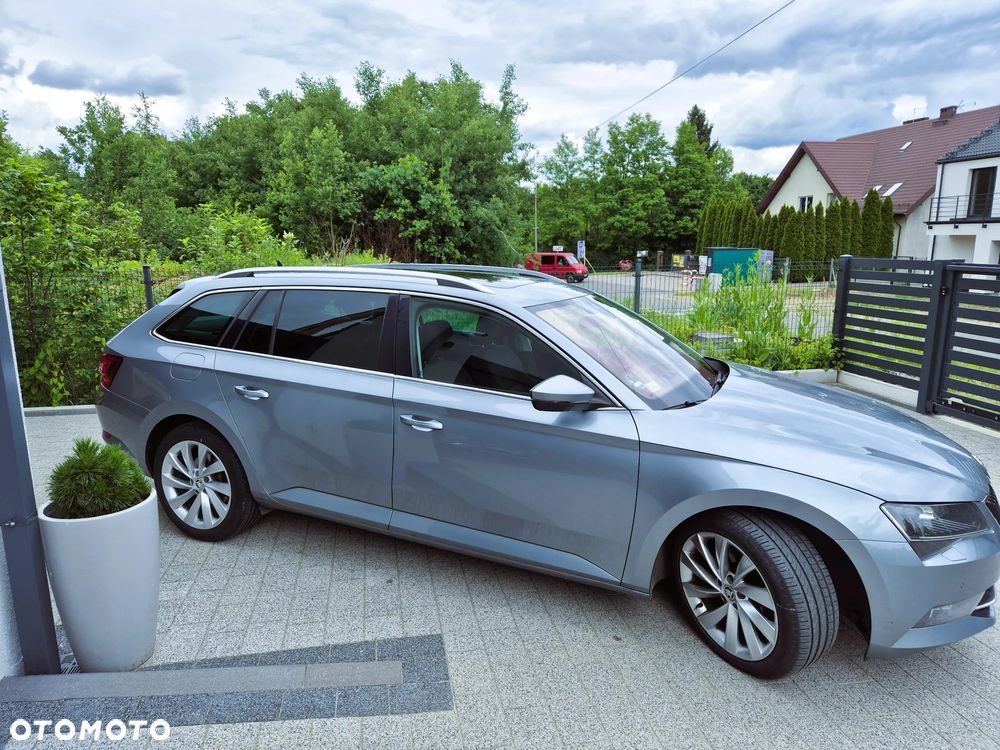 Skoda Superb 2.0 TDI Style DSG - 2