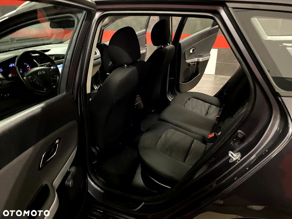 Kia Ceed 1.6 GDI ISG Platinum Edition - 19