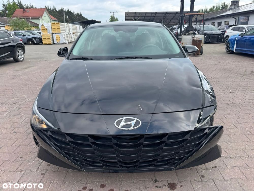 Hyundai Elantra - 9