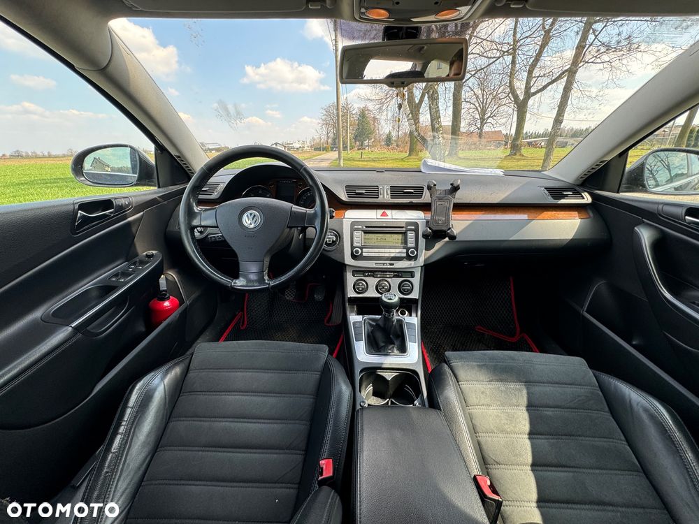 Volkswagen Passat 2.0 TDI Highline - 14