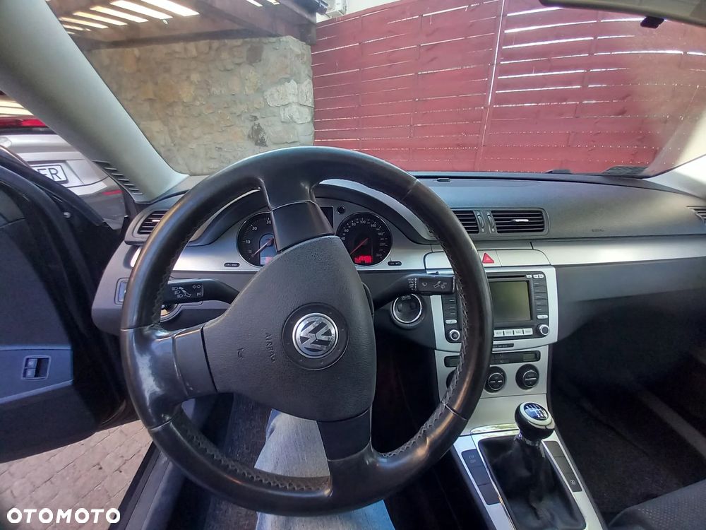 Volkswagen Passat 2.0 TDI Comfortline - 3