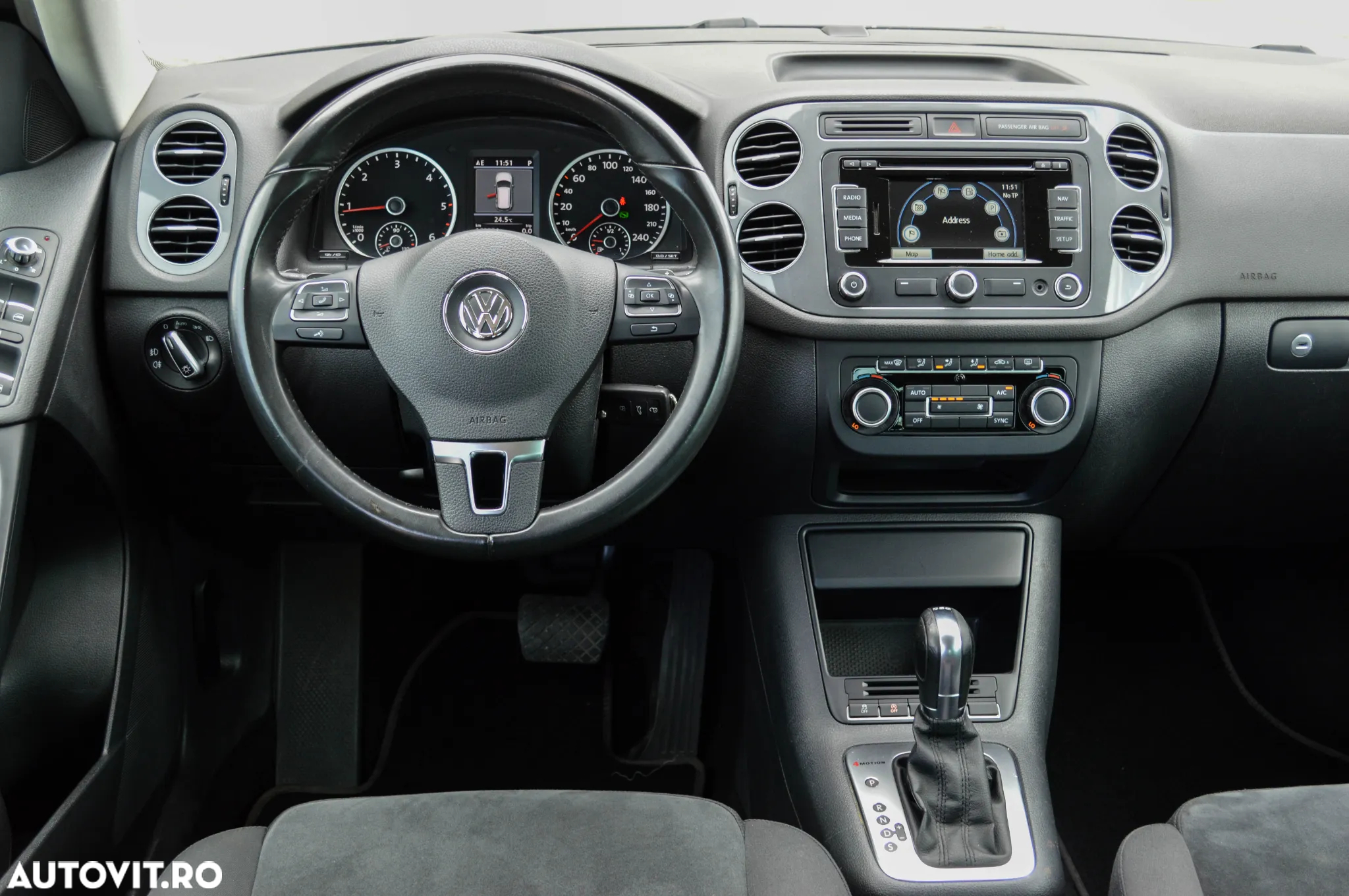 Volkswagen Tiguan 2.0 TDI DPF 4Motion BlueMotion Technology DSG Lounge Sport & Style - 29
