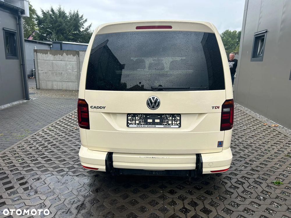 Volkswagen Caddy Maxi 2.0 TDI Highline DSG - 5