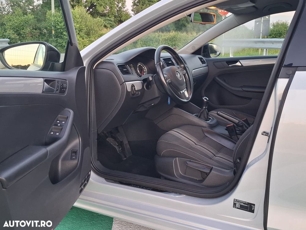 Volkswagen Jetta 1.2 TSI Match - 19