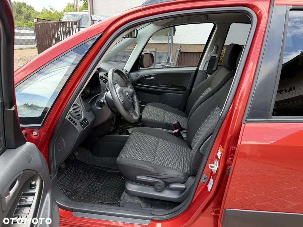 Suzuki SX4 1.6 GS / Premium - 23
