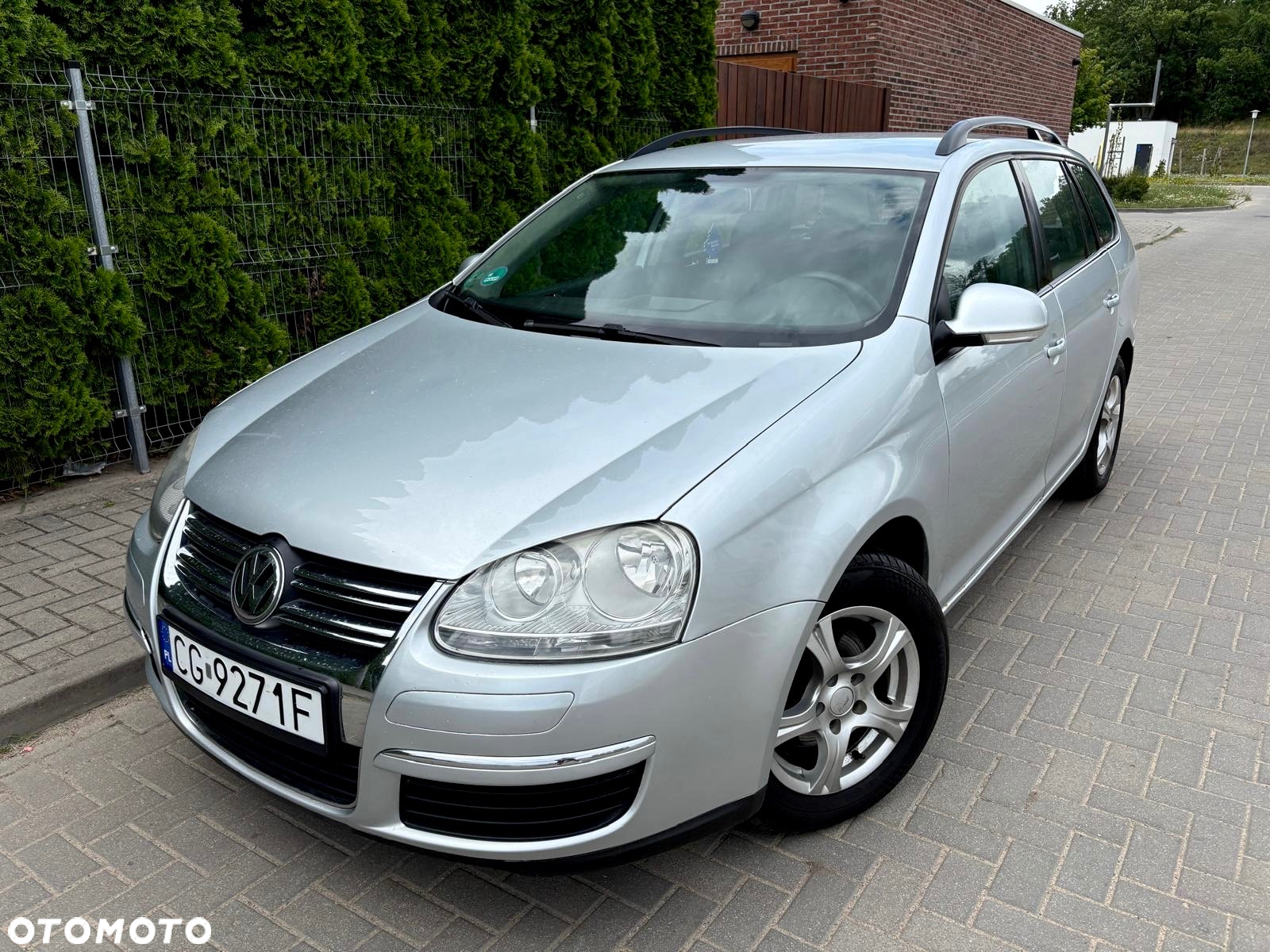 Volkswagen Golf 1.9 TDI DSG DPF Trendline - 4