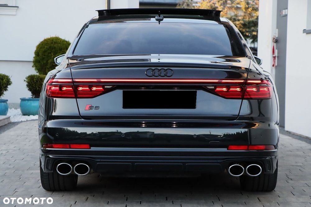 Audi S8 - 10