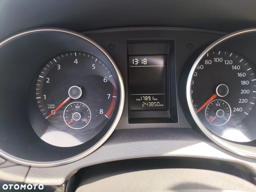 Volkswagen Golf - 5