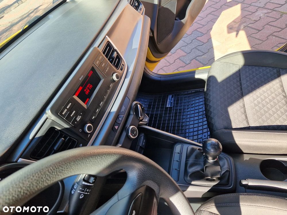 Kia Rio 1.2 L - 20