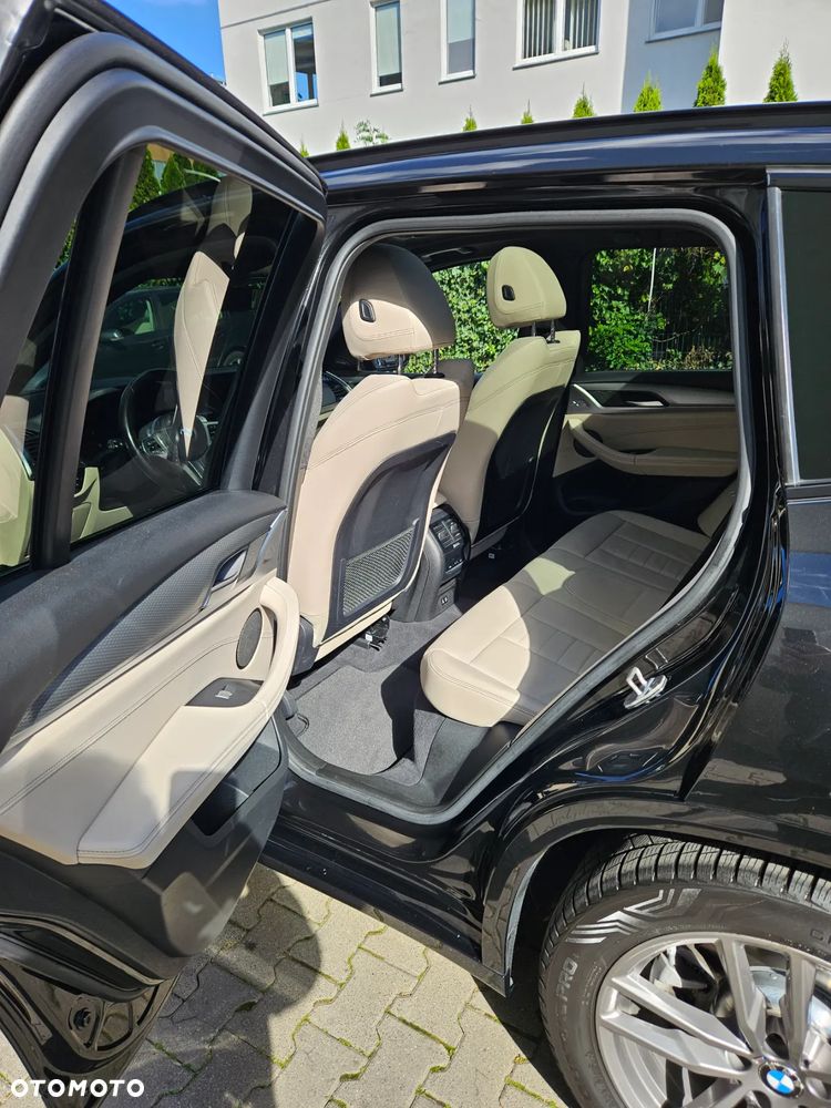 BMW X3 xDrive20d - 16