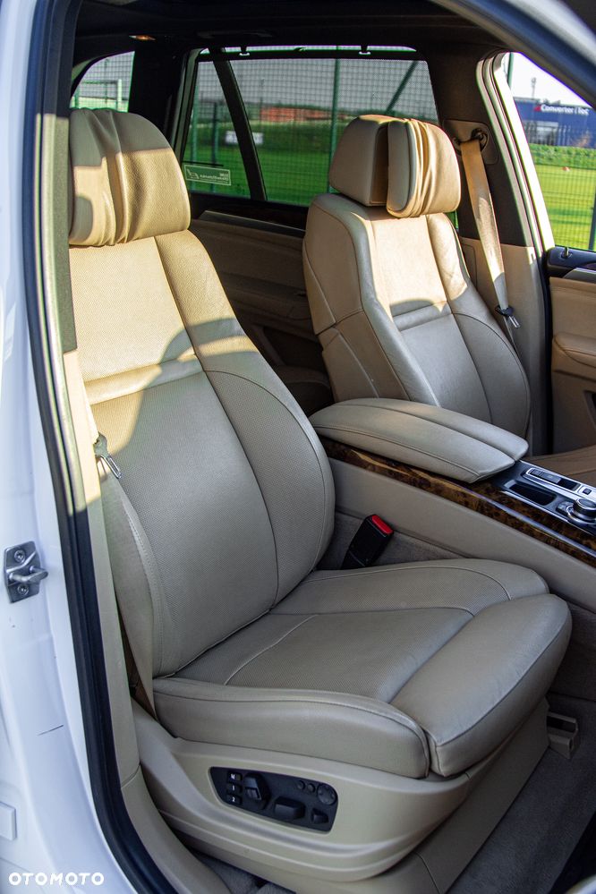 BMW X5 xDrive35i - 25