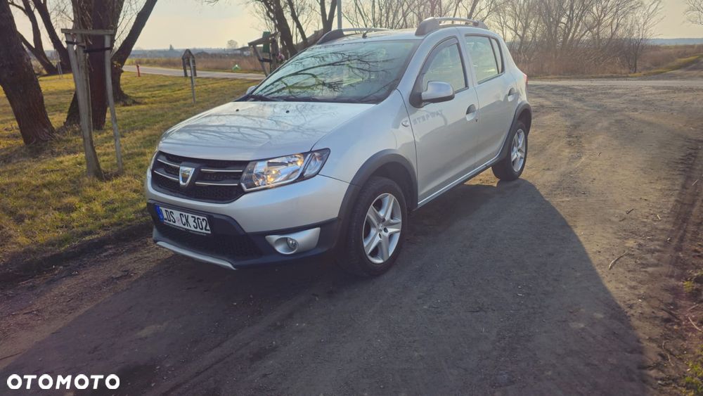 Dacia Sandero Stepway TCe 90 (S&S) Celebration - 1
